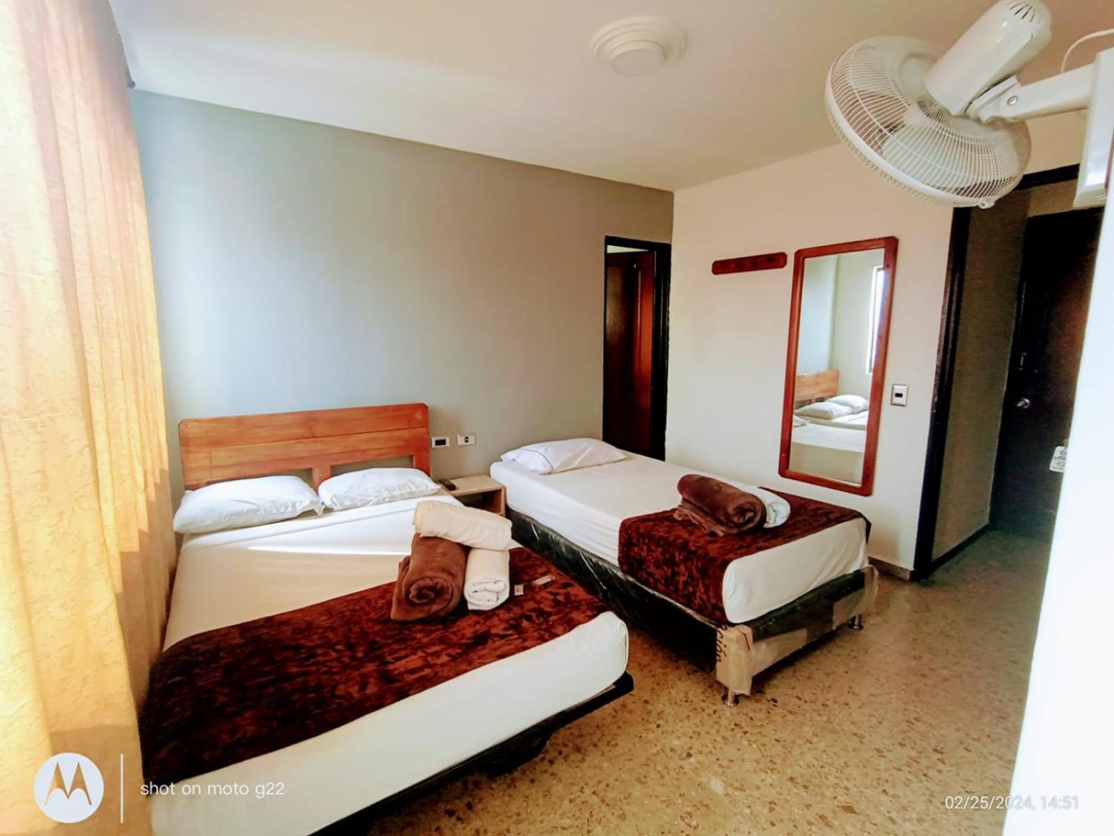 Hotel Medellin Kapital Екстериор снимка