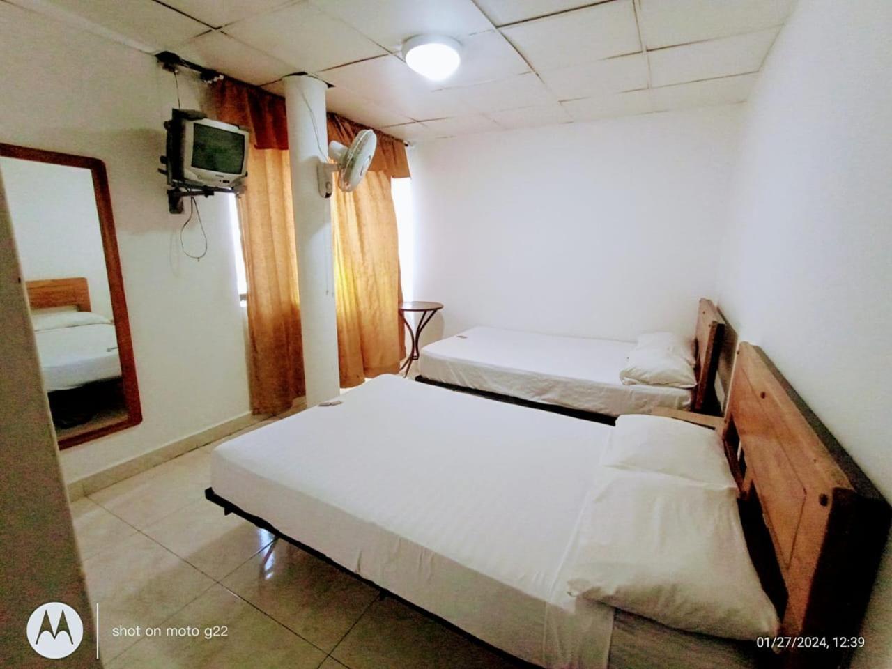 Hotel Medellin Kapital Екстериор снимка