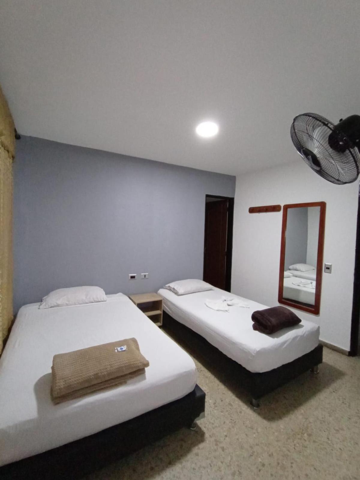 Hotel Medellin Kapital Екстериор снимка