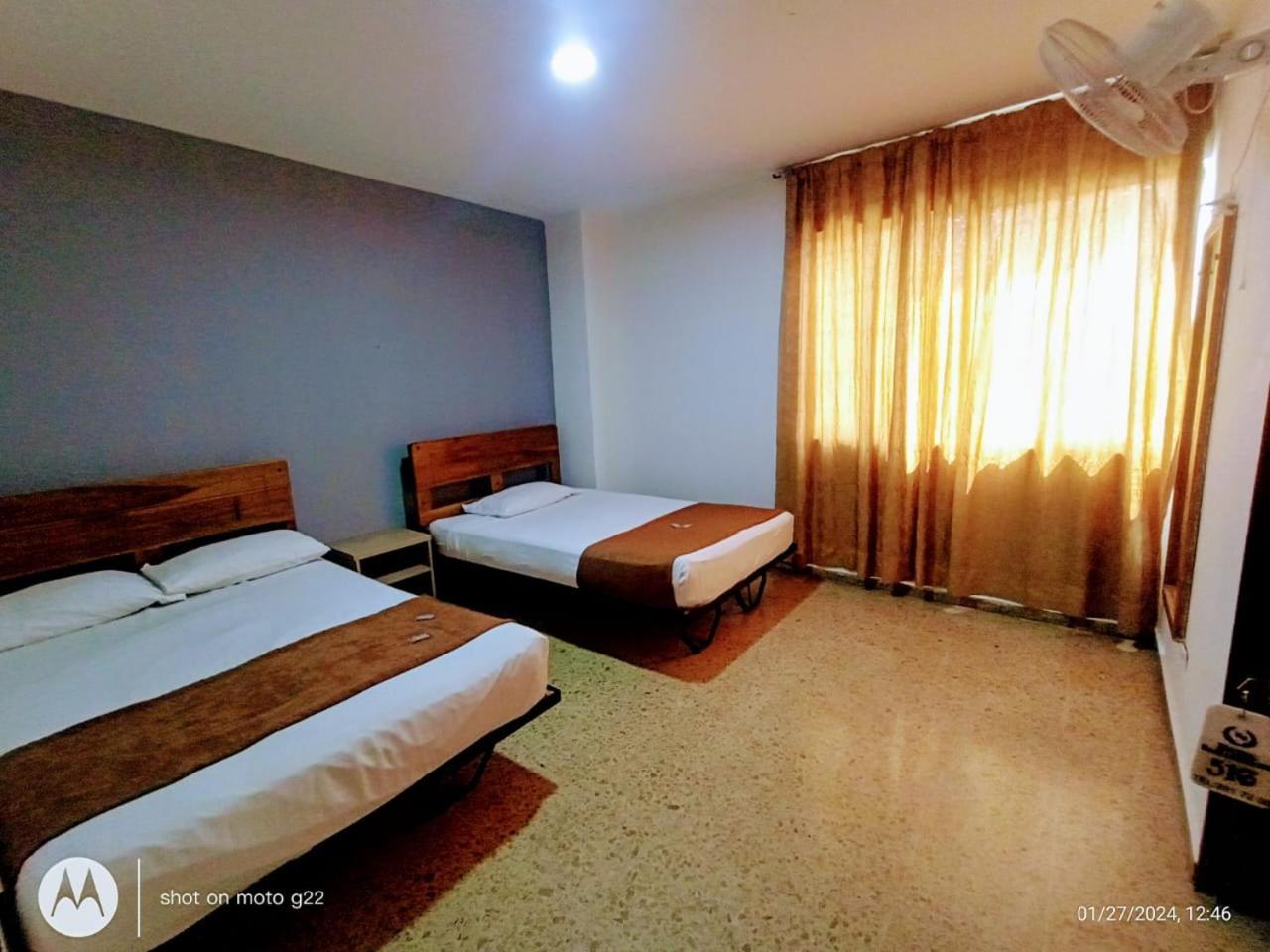 Hotel Medellin Kapital Екстериор снимка