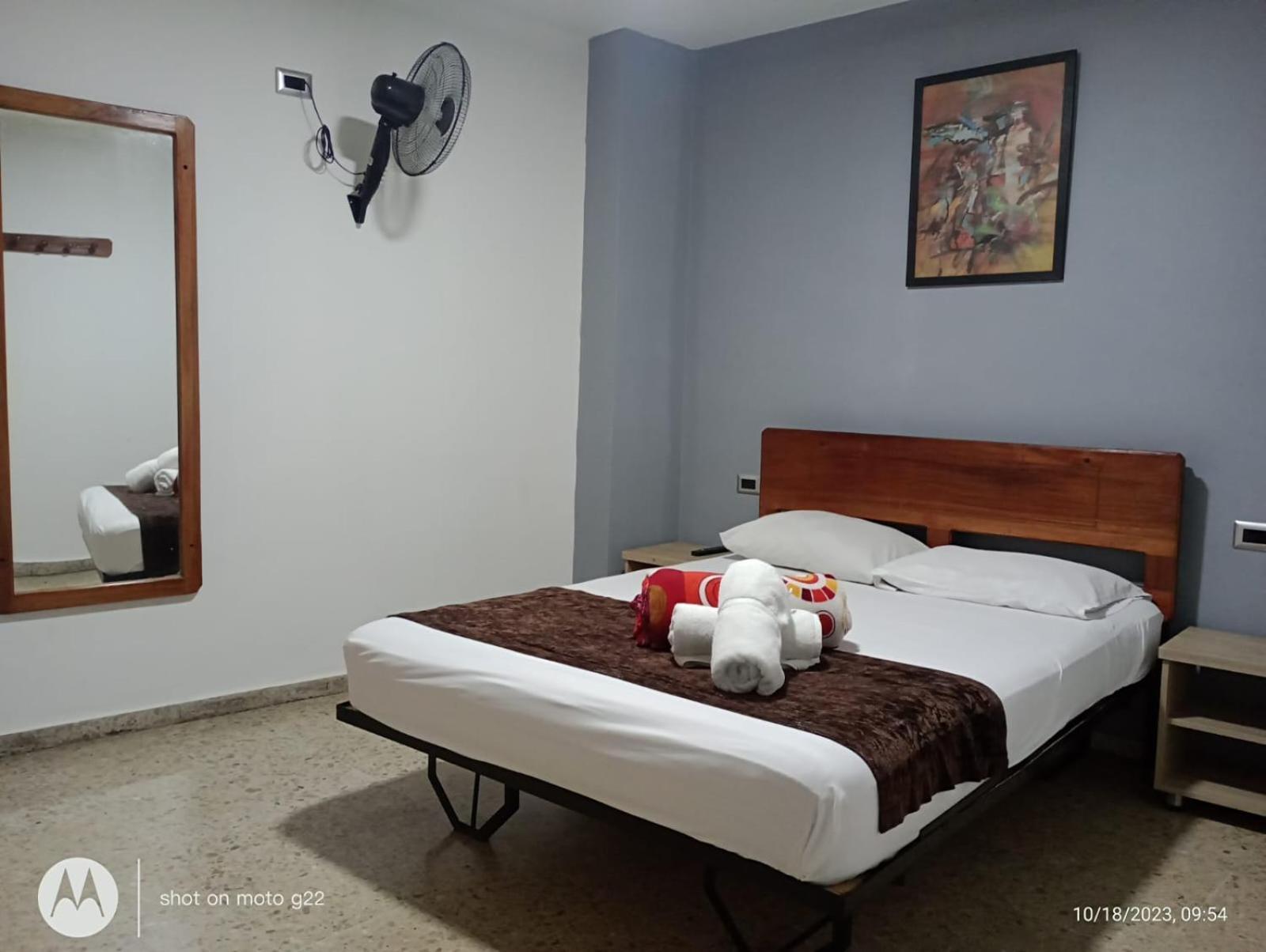 Hotel Medellin Kapital Екстериор снимка